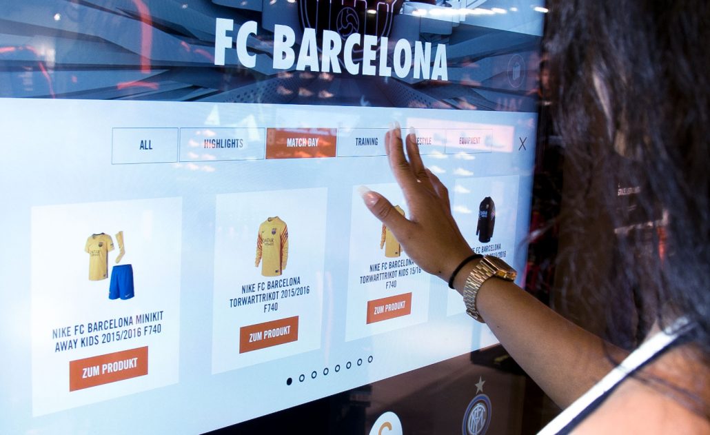 Xây dựng chiến lược chuyển đổi số hiệu quả 16 nike và cuộc cách mạng công nghệ