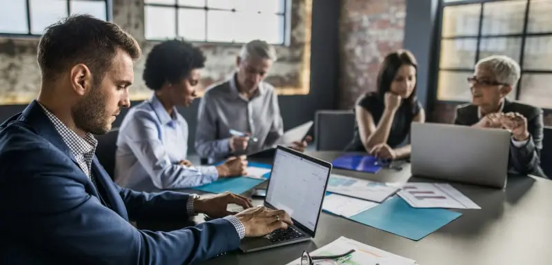 Office 365 E3 - Annually 5 Office 365 E3 (Annually) phù hợp với những ai?