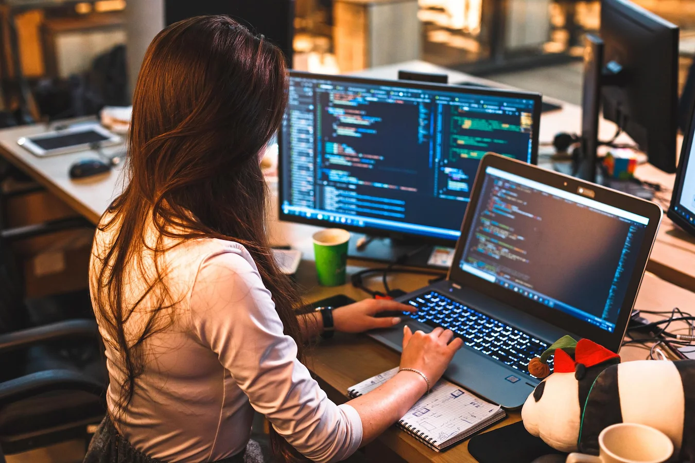 Frontend là gì? Cách phân biệt Frontend, Backend và Fullstack 11 lợi ích của frontend development