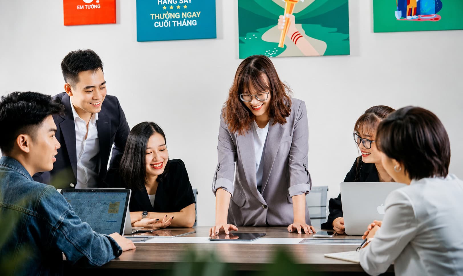 Windows 11 Pro 64Bit DSP OEI (FQC-10528) - Vĩnh viễn 5 Tại sao nên mua Windows 11 Pro 64Bit DSP OEI (FQC-10528) tại HVN Group?