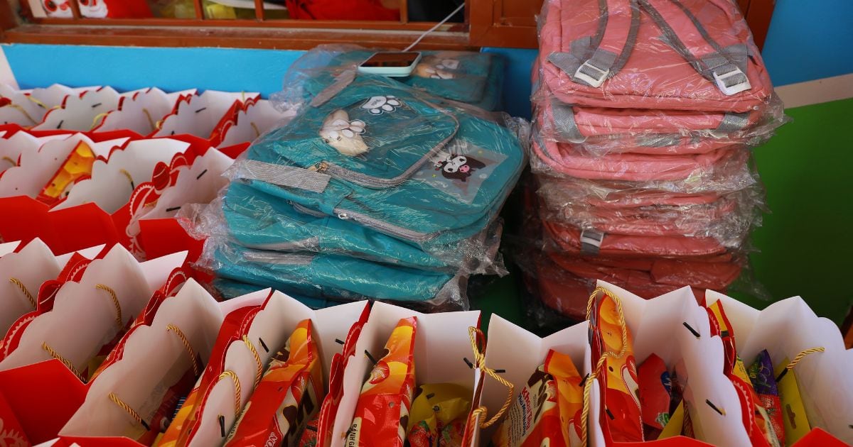 Khánh thành điểm trường Bó Lạ: Gieo mầm tri thức vùng cao 12 Túi quà đong đầy yêu thương